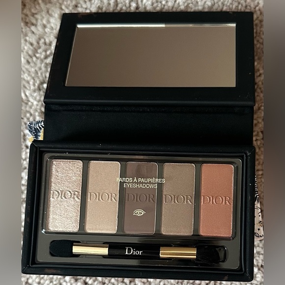 Dior Couture Iconic Eye Makeup in case that can be converted to a wallet. - Picture 6 of 6